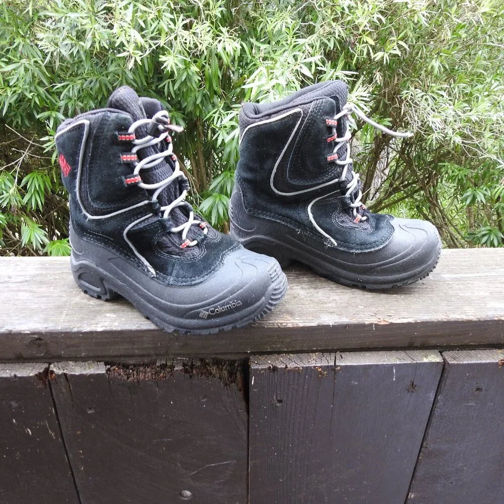 Columbia Snowpack 100g Insulation Youth Size 2 Black Suede Waterproof Snow Boots